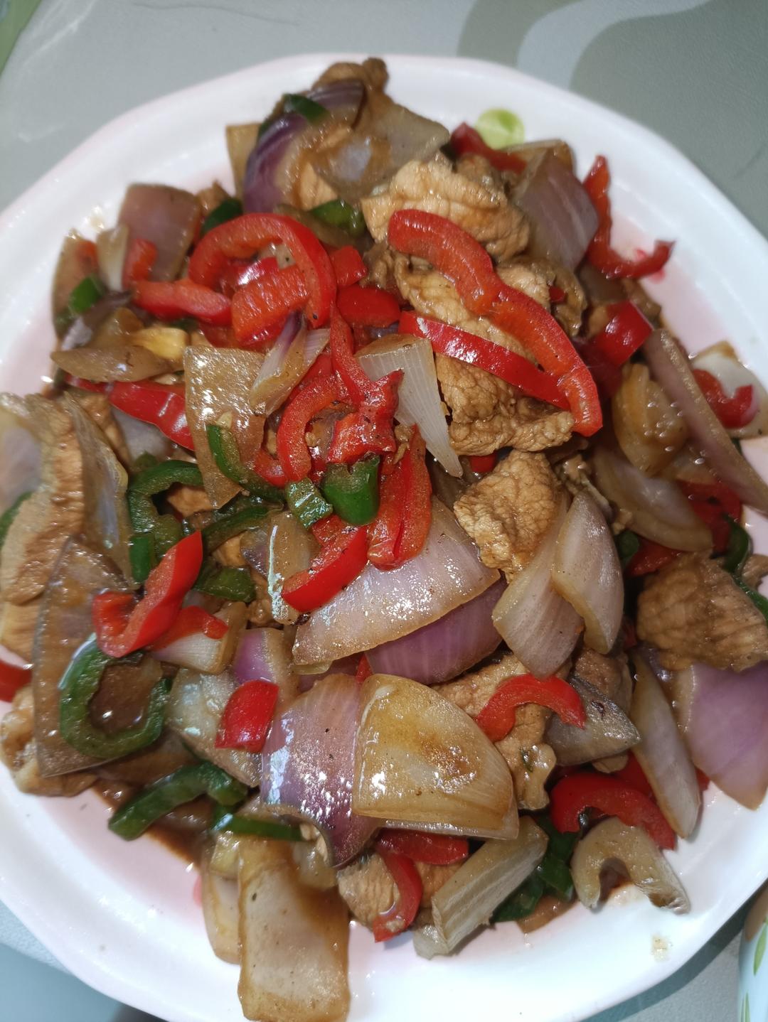 色香味俱全的洋葱炒肉