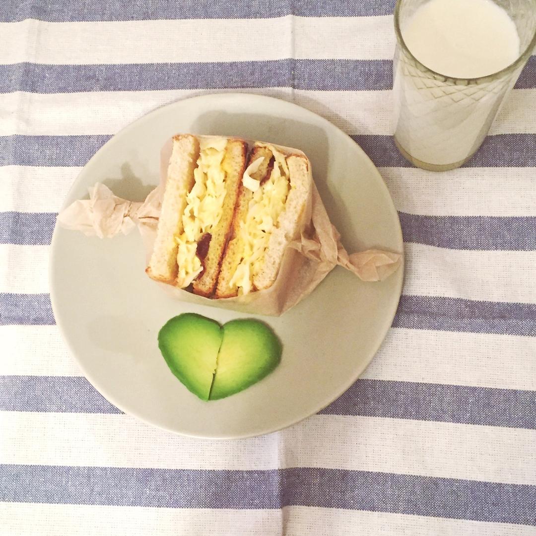 ins上超火的沼サン（沼三明治）