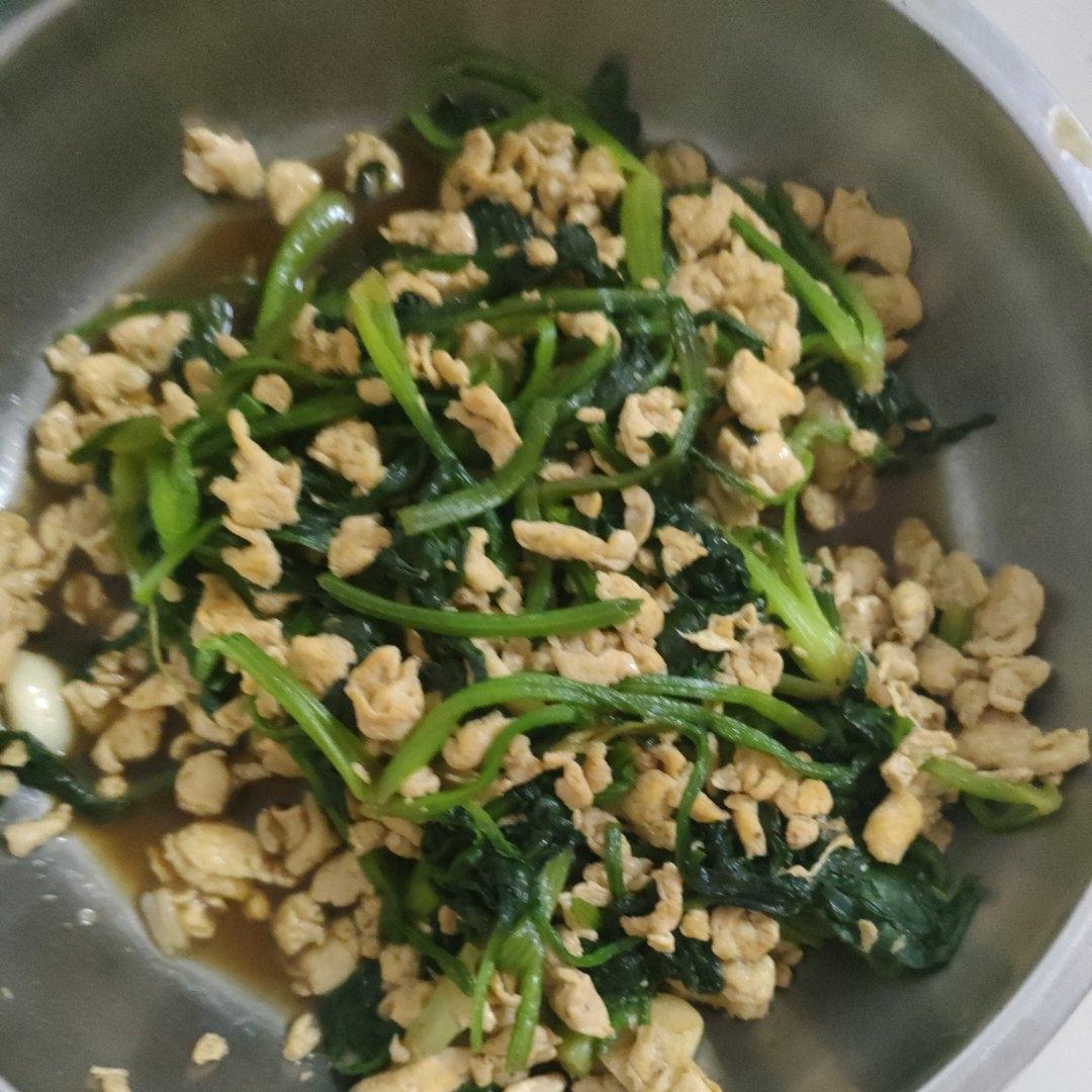 菠菜炒鸡蛋