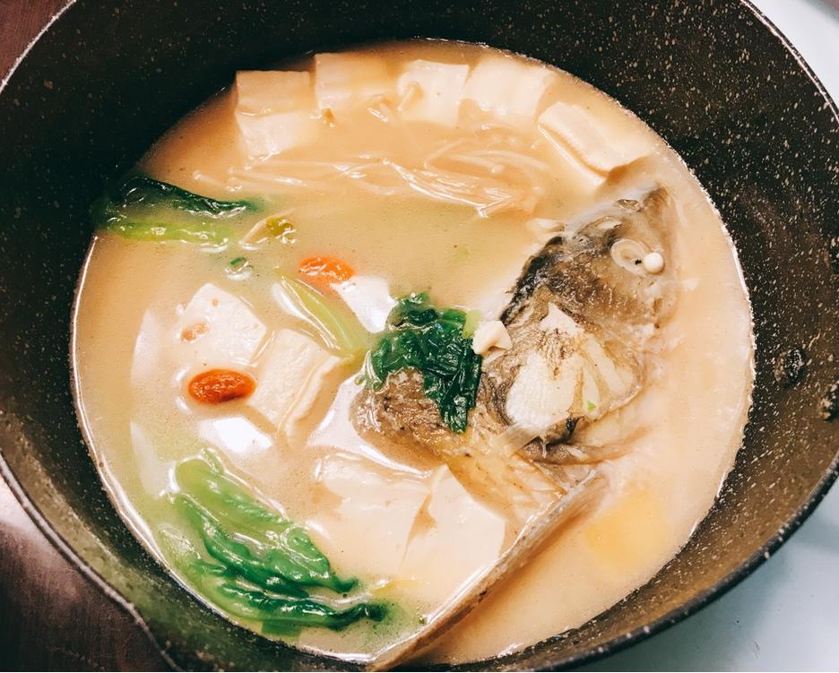鱼头豆腐汤