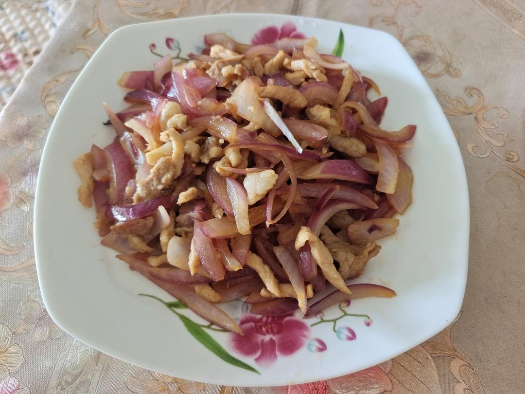 洋葱炒肉