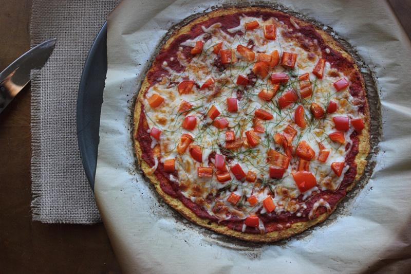 健康低热量的菜花底披萨