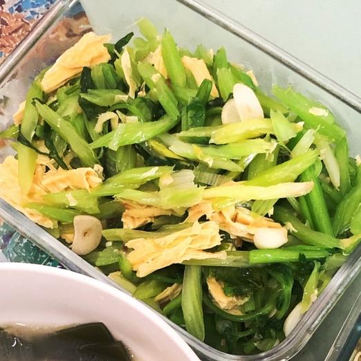 芹菜炒腐竹