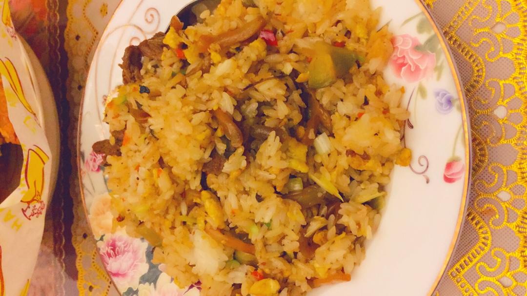 榨菜肉丝炒饭