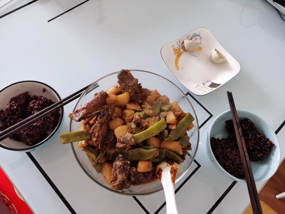 硬菜代表--排骨炖豆角土豆（豆角焖面胚子）