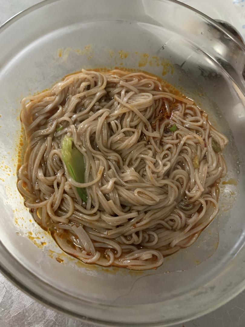 超级无敌美味懒人酸汤麻辣面（十分钟搞定色香味俱全）