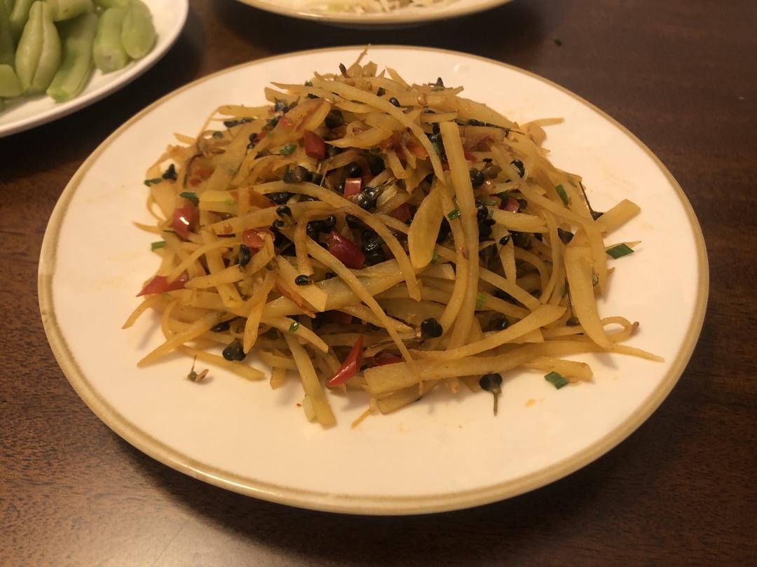 炒土豆丝（云南韭菜花版）