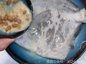 【0378】甜酒腐乳蒸鲳鱼 <302小厨房>的做法 步骤4
