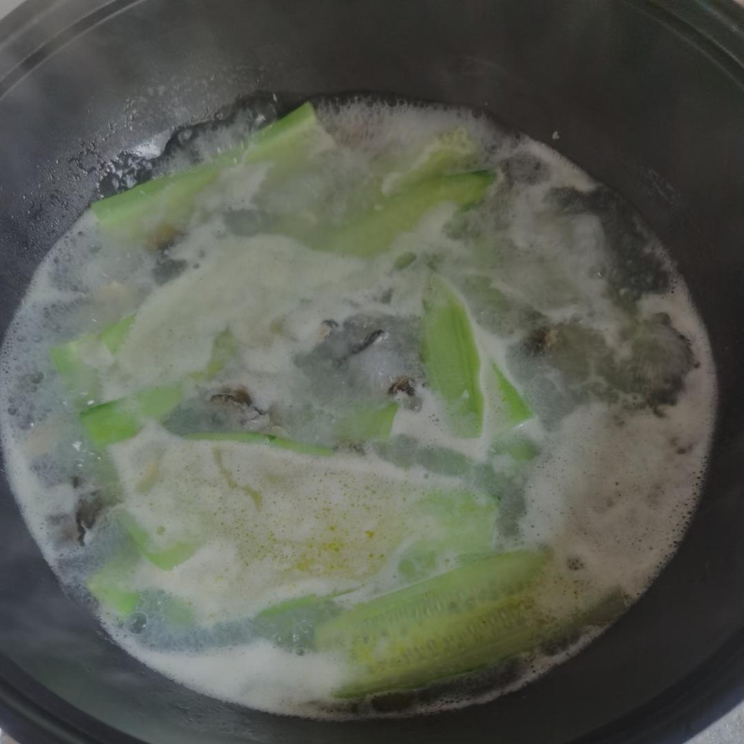 厨师长教你：“青瓜皮蛋汤”的家常做法，汤鲜味美，清香开胃