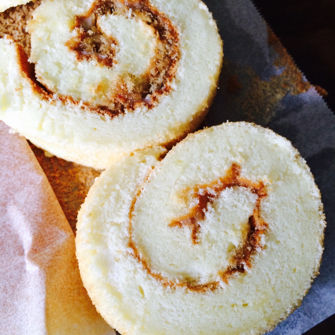 肉松戚风蛋糕卷