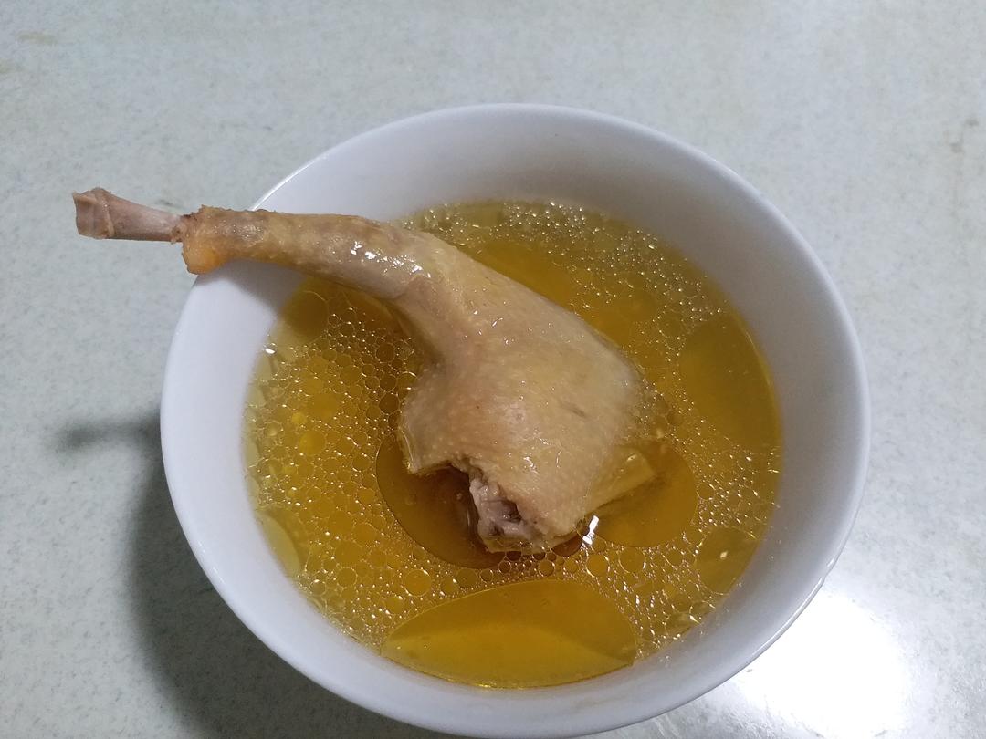 黄芪乳鸽汤的做法