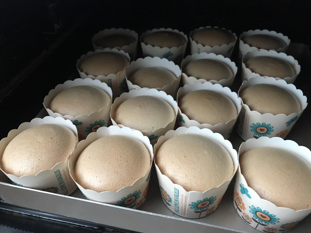 无水不塌不裂的～戚风纸杯蛋糕