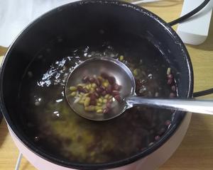 红豆杂米粥的做法 步骤3