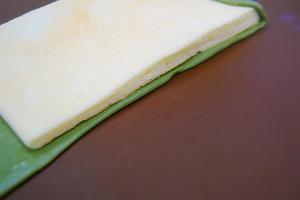 德普烤箱食谱——抹茶戚风面包卷的做法 步骤4