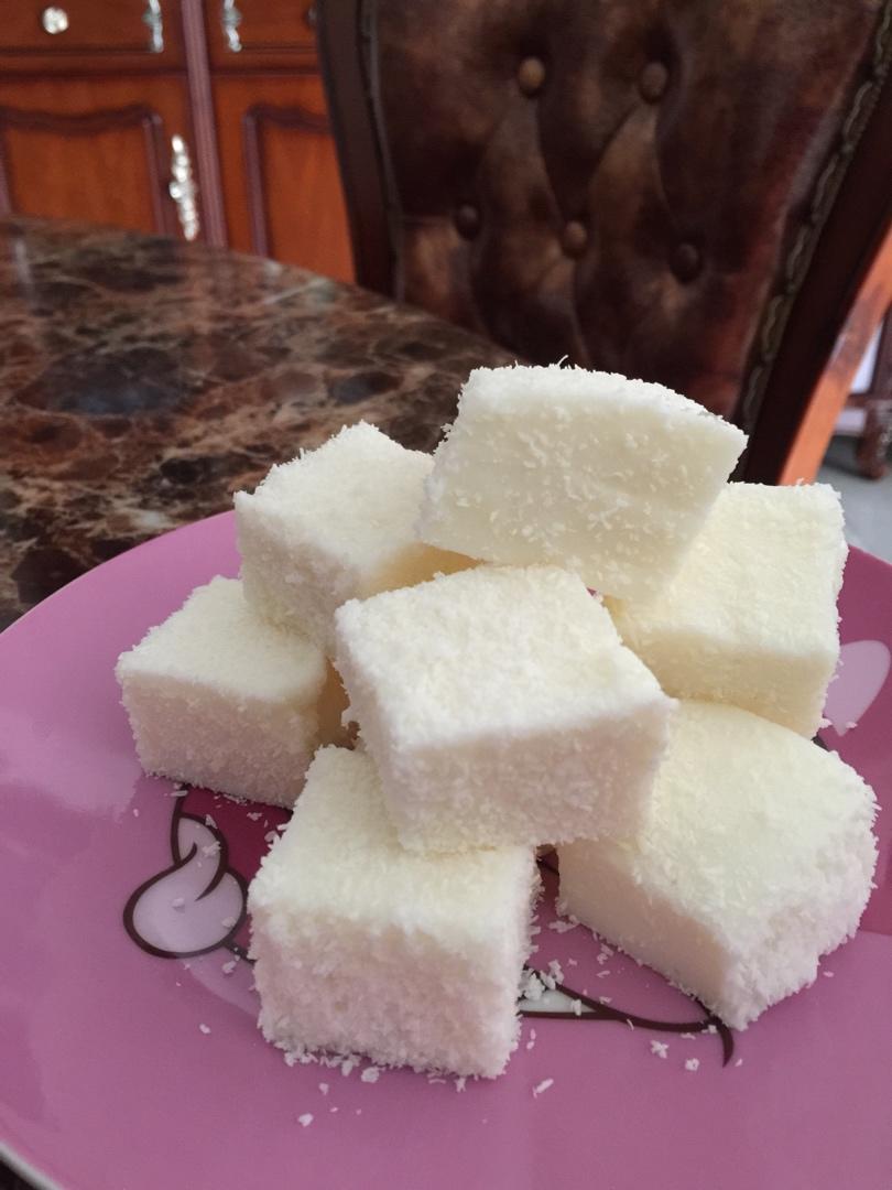 不用烤箱的小甜品 牛奶草莓小方（踏雪寻莓）