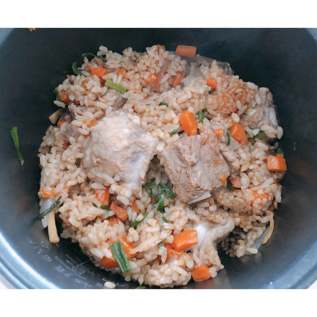 喷香排骨焖饭（爆好吃）