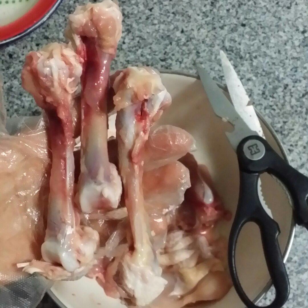 快速鸡腿去骨