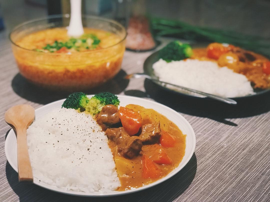 【咖喱牛腩拌饭】