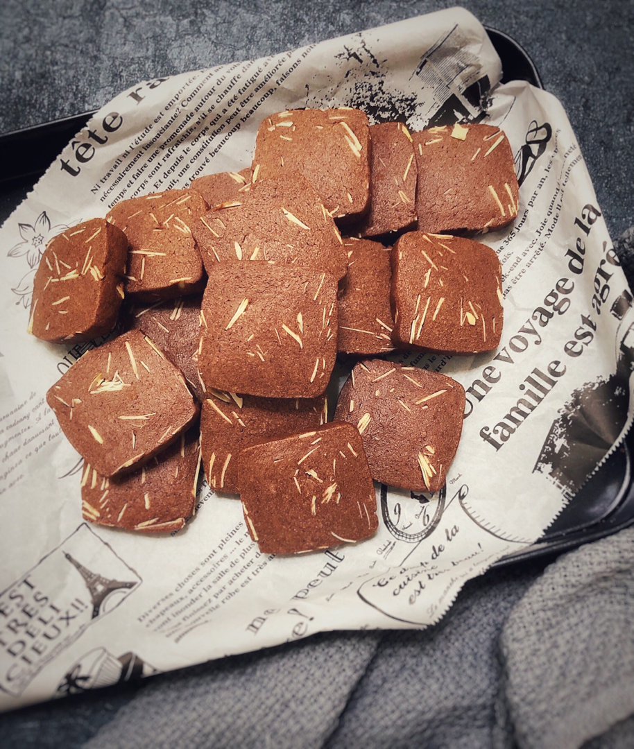 巧克力控必做👉一口酥脆的杏仁巧克力曲奇🍪