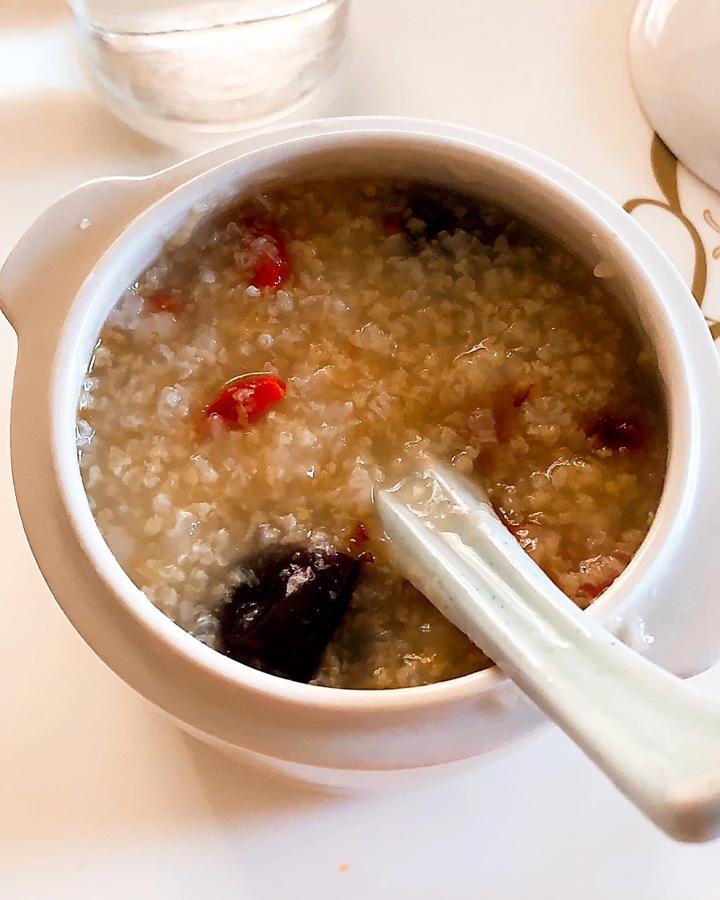 十五分钟快手之香滑皮蛋瘦肉粥(附五分钟电饭煲电压力锅更快捷方法)