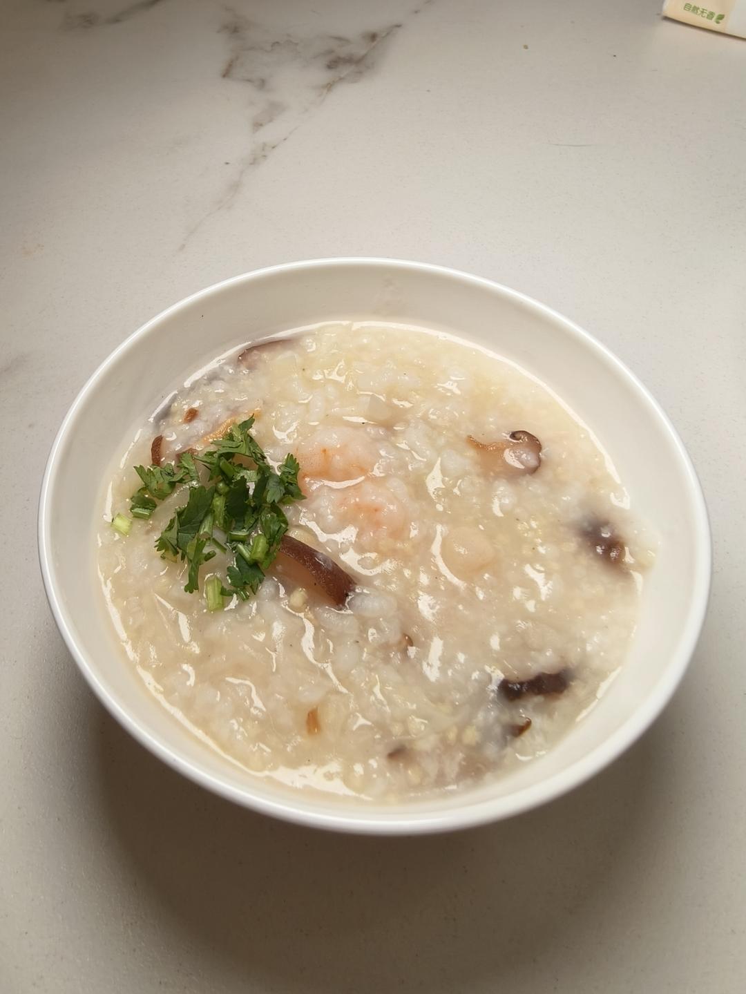 快手白菜鲜虾米粥（15分钟一锅粥）