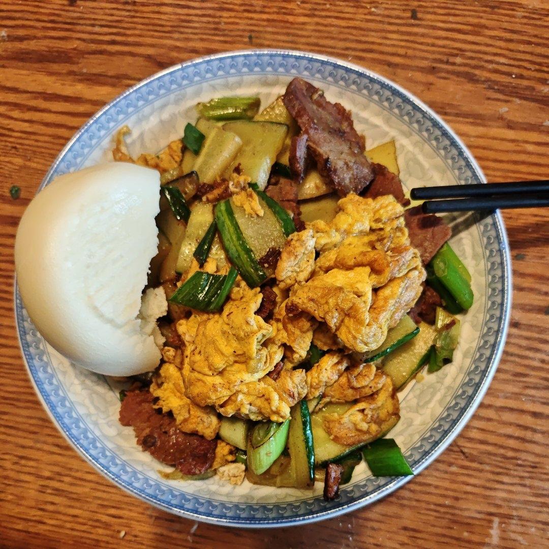 牛肉这样炒，简单又清爽｜黄瓜小炒牛肉