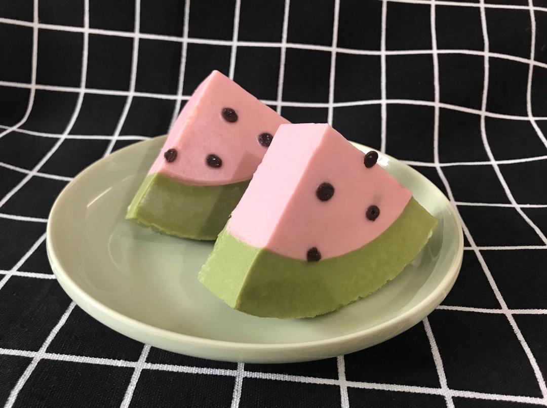 西瓜乳酪慕斯蛋糕（覆盆子慕斯+抹茶慕斯）