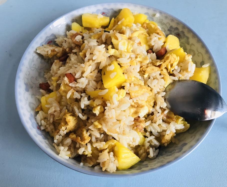 菠萝蛋炒饭
