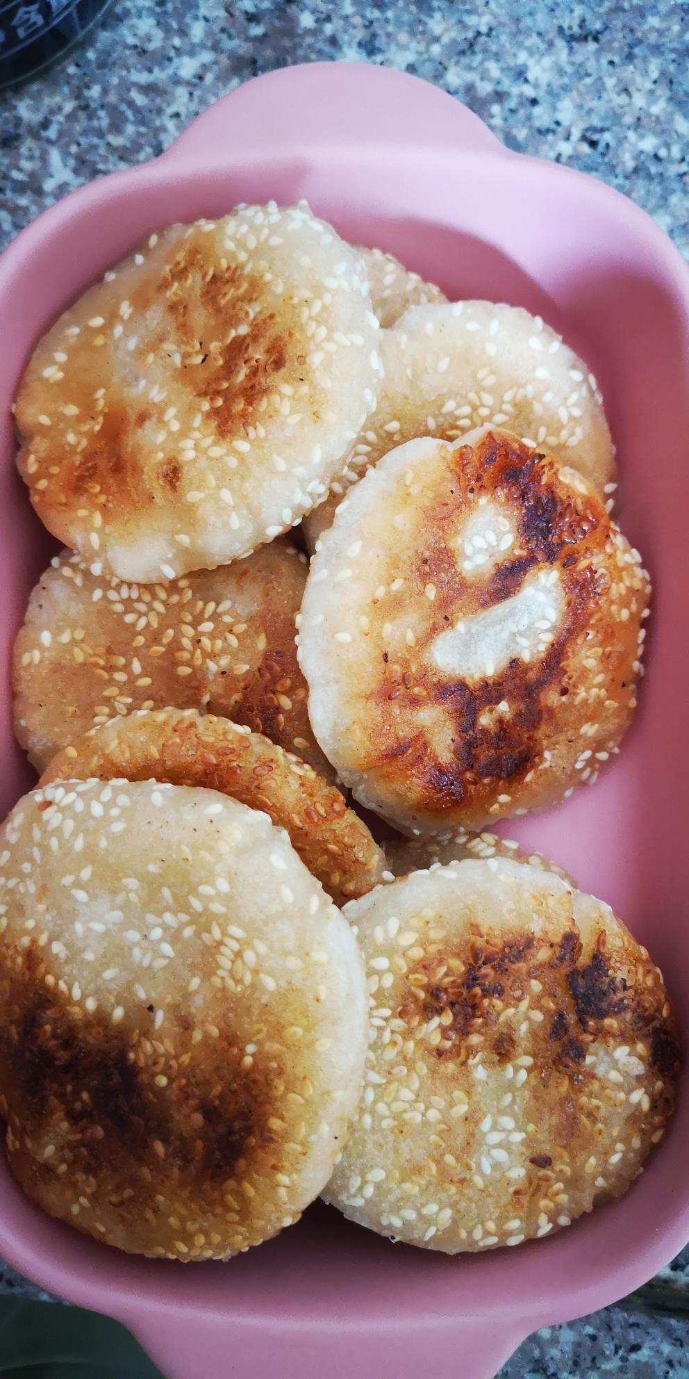 妈妈的味道糯米芝麻饼的做法