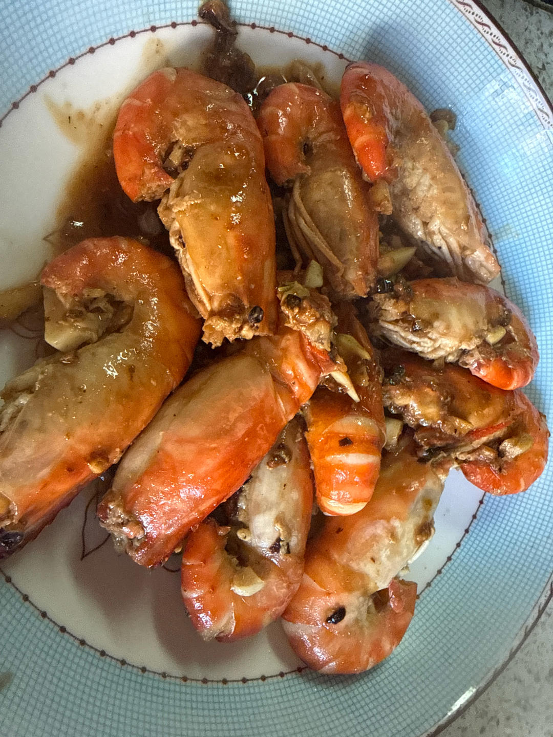 好吃到舔手的蒜爆罗氏虾（零失败，巨好吃)