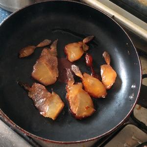 腊肉炒紫菜苔的做法 步骤3