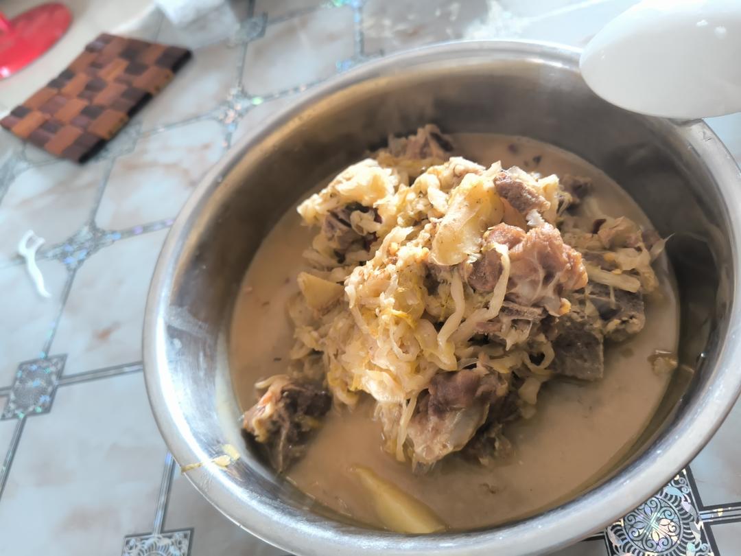 东北酸菜炖排骨