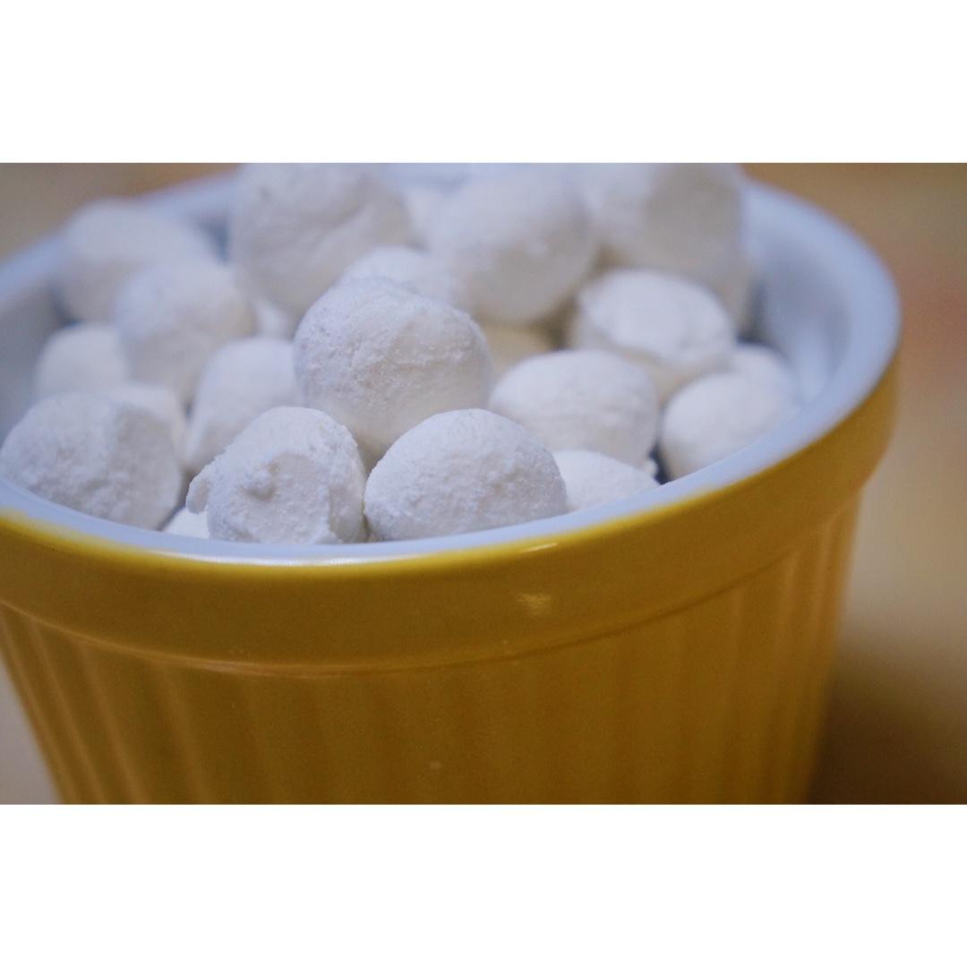 如何快速搓小汤圆且汤圆堆放在一起相互之间不粘连？