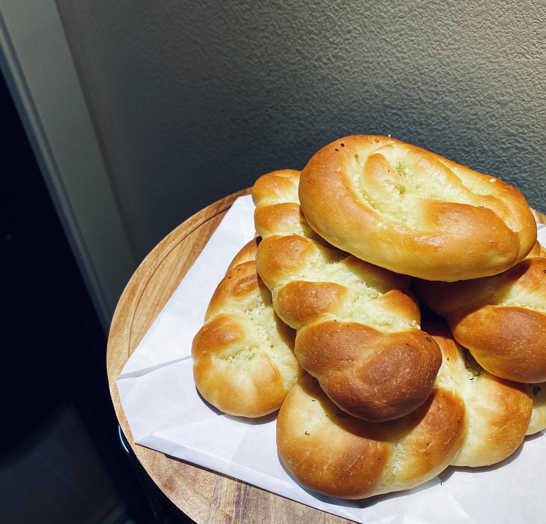 咸口松软蒜香小面包（附出膜心得）的做法