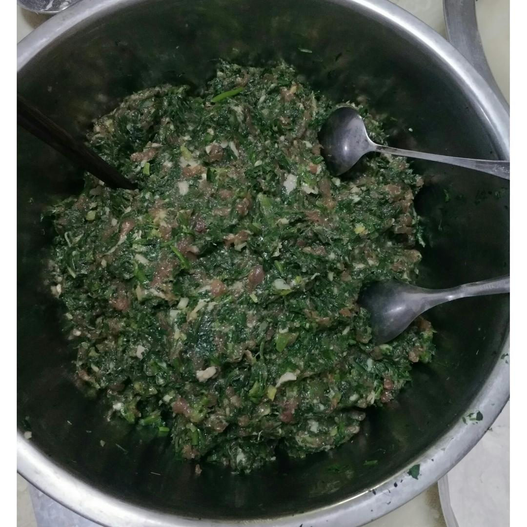 荠菜鲜肉水饺