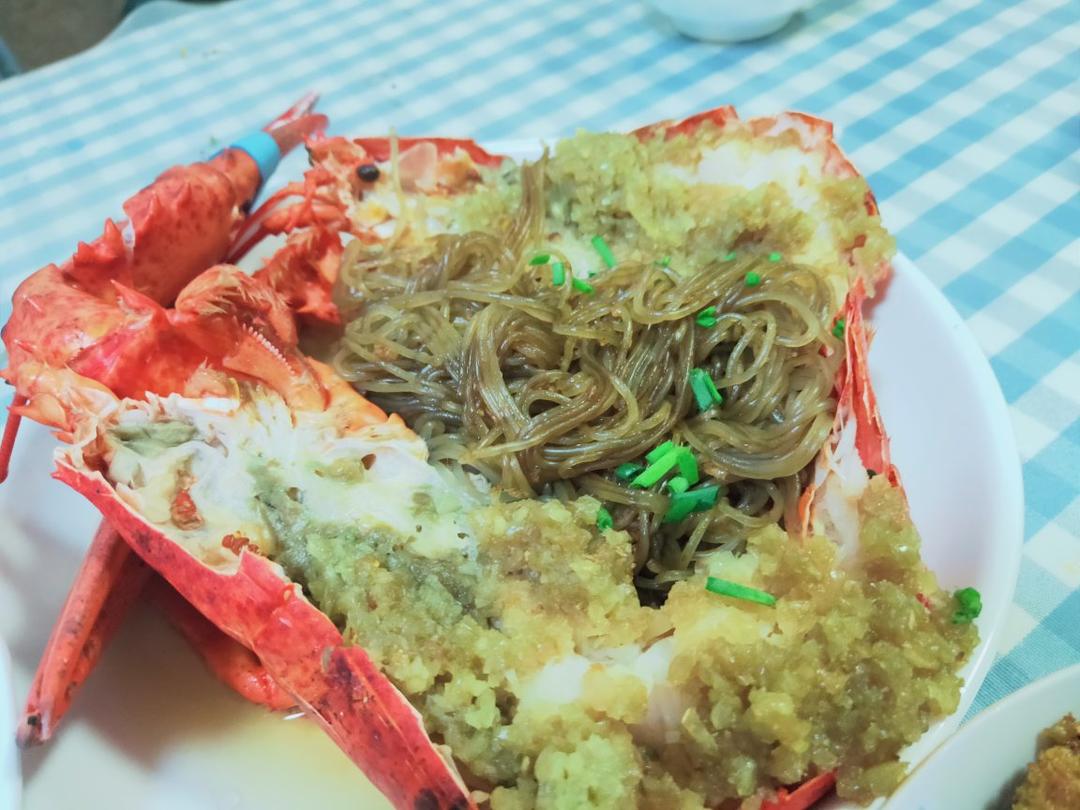 蒜蓉粉丝蒸波斯顿龙虾