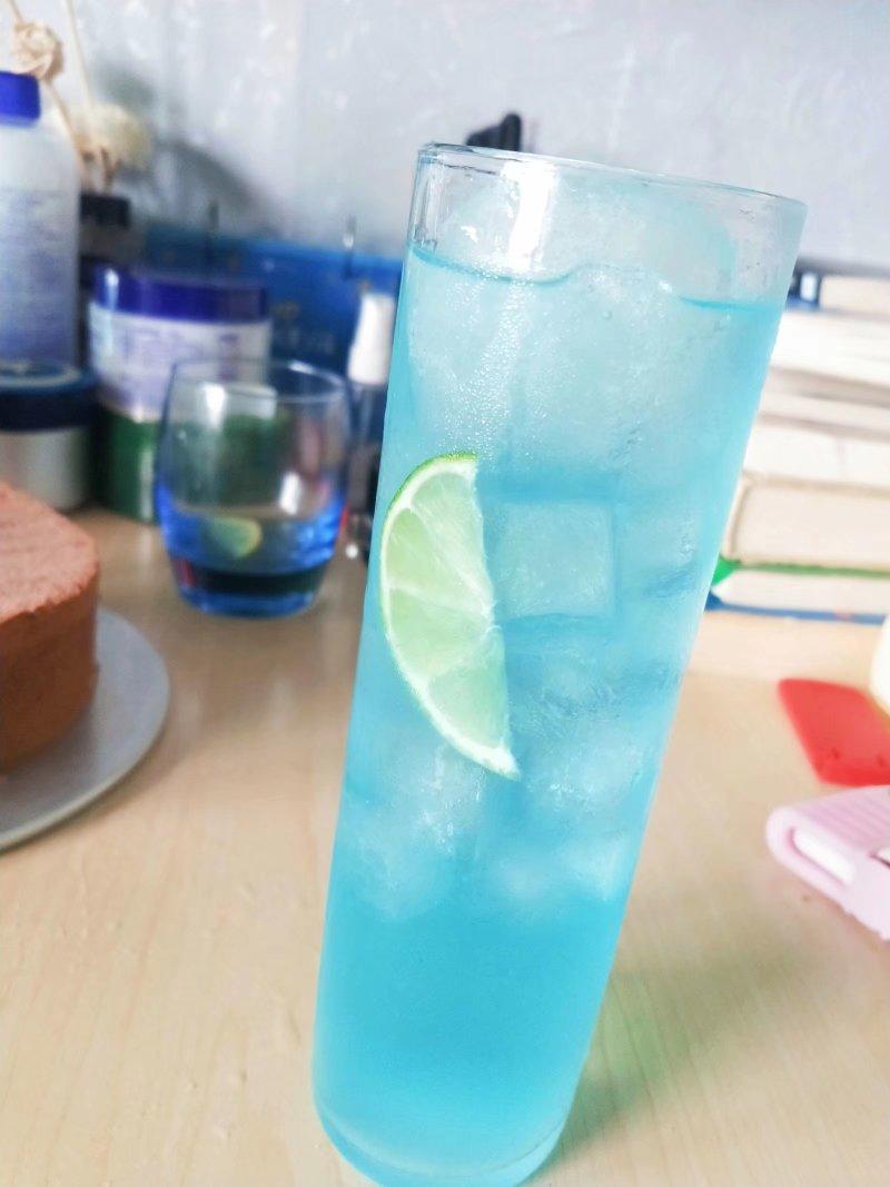 BLUE LAGOON蓝色珊瑚鸡尾酒