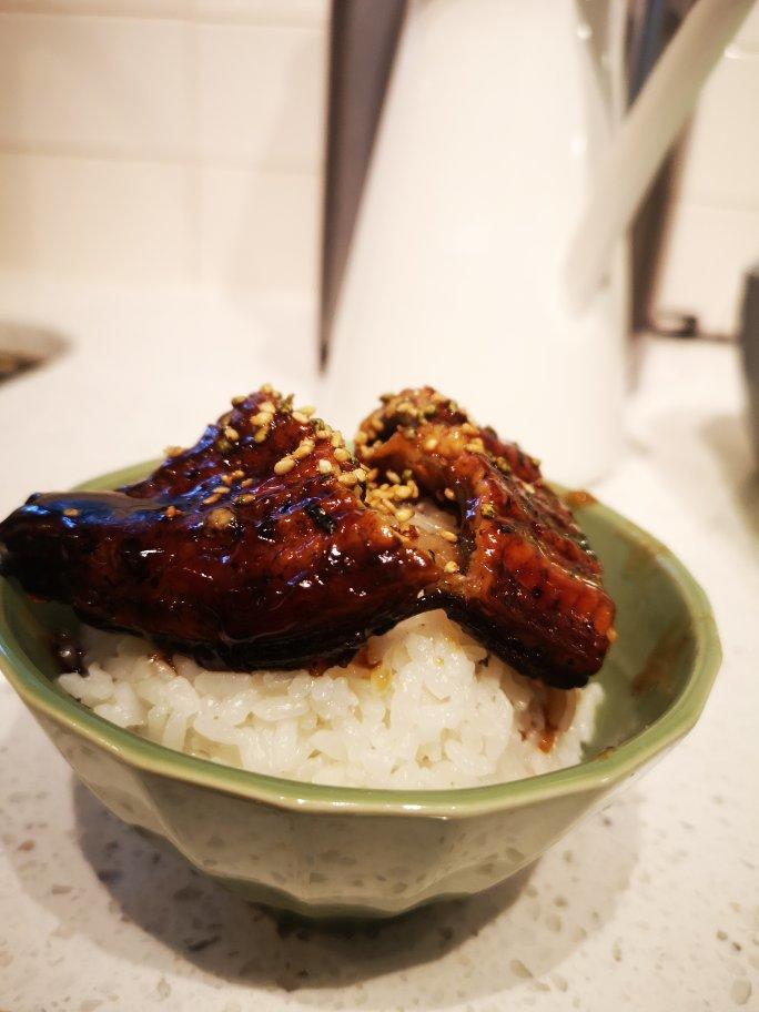 蒲烧鳗鱼饭