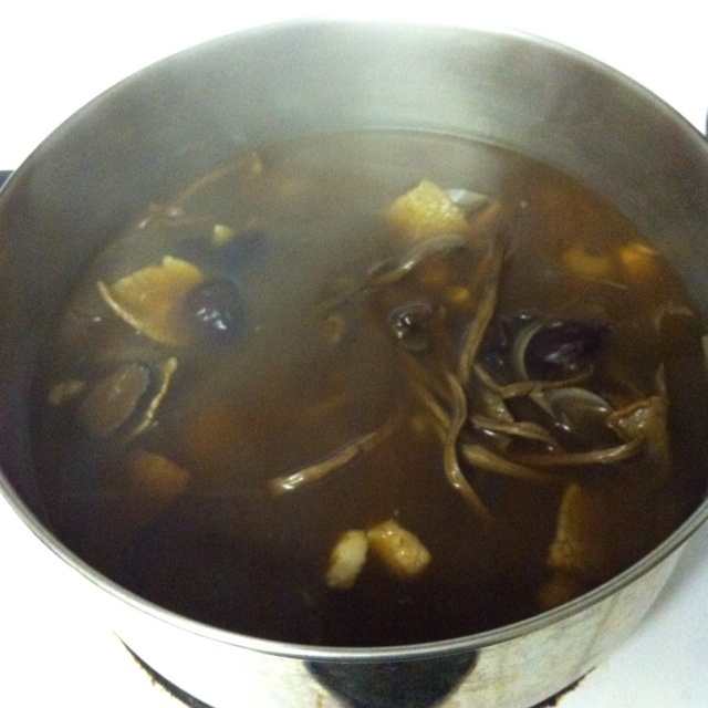 花旗参海底椰响螺片汤