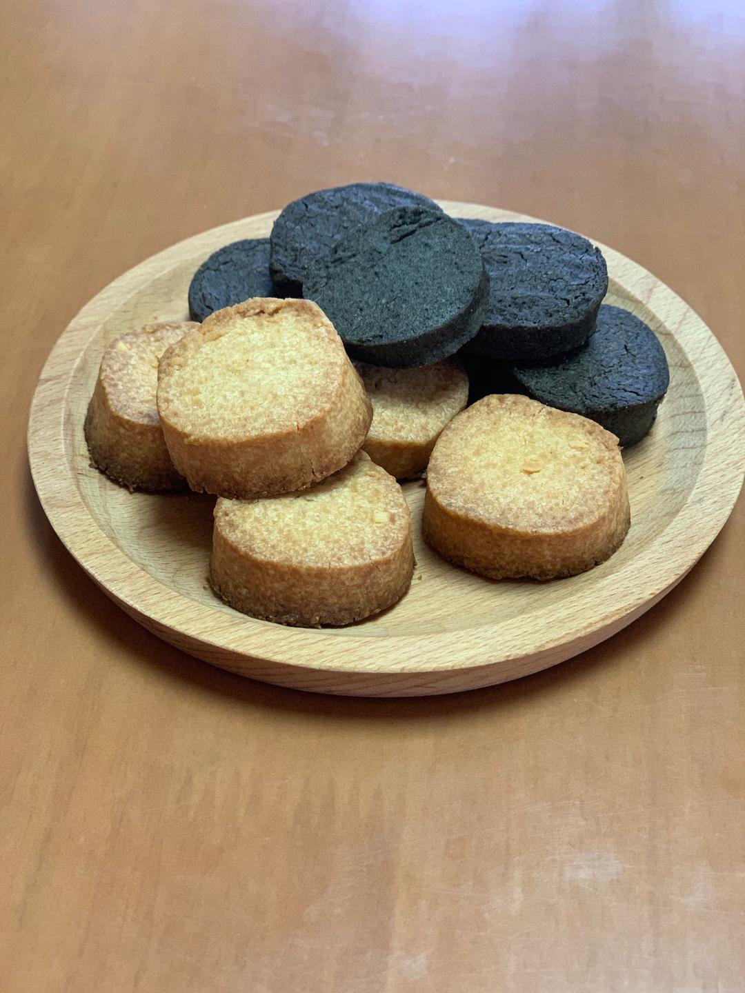 花生饼干和芝麻饼干