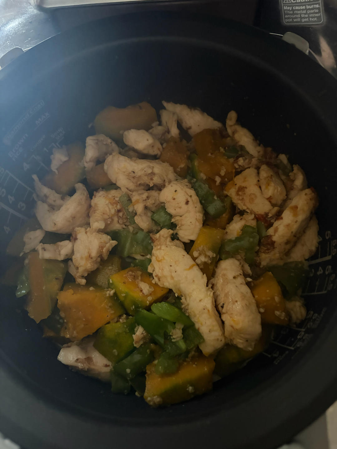 南瓜鸡肉香菇焖饭