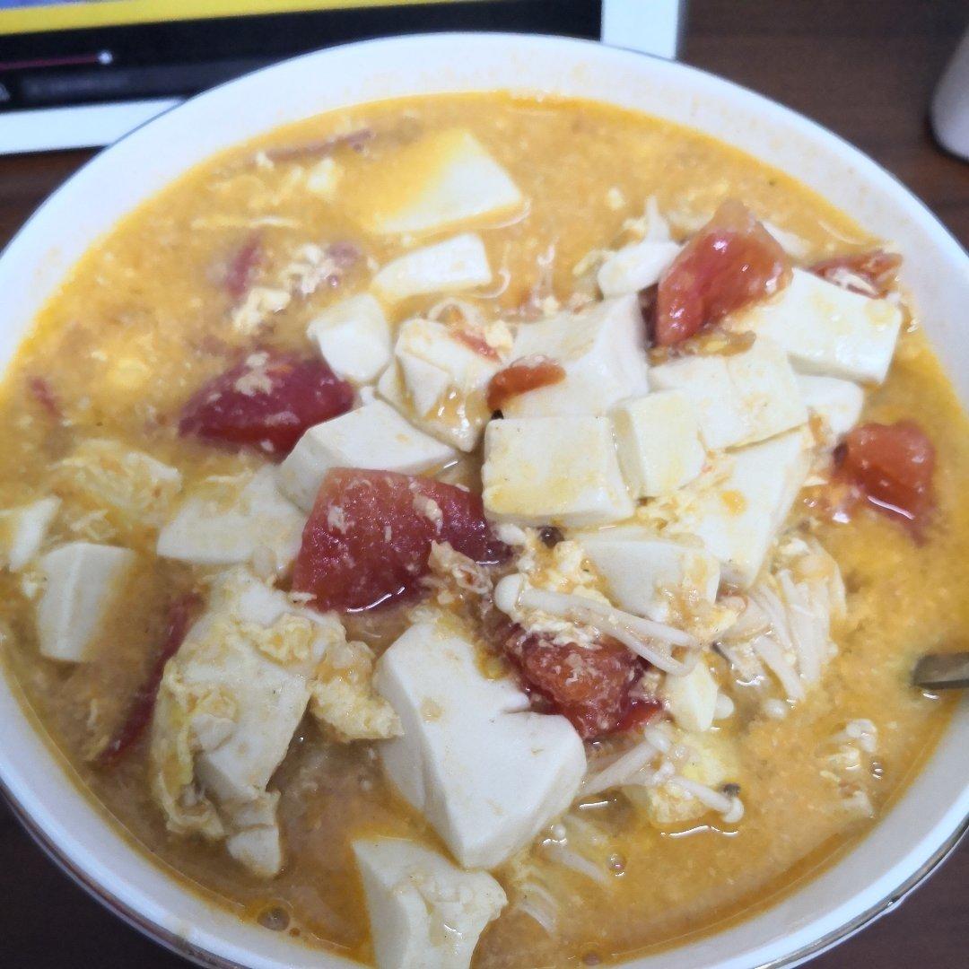 番茄金针菇豆腐汤