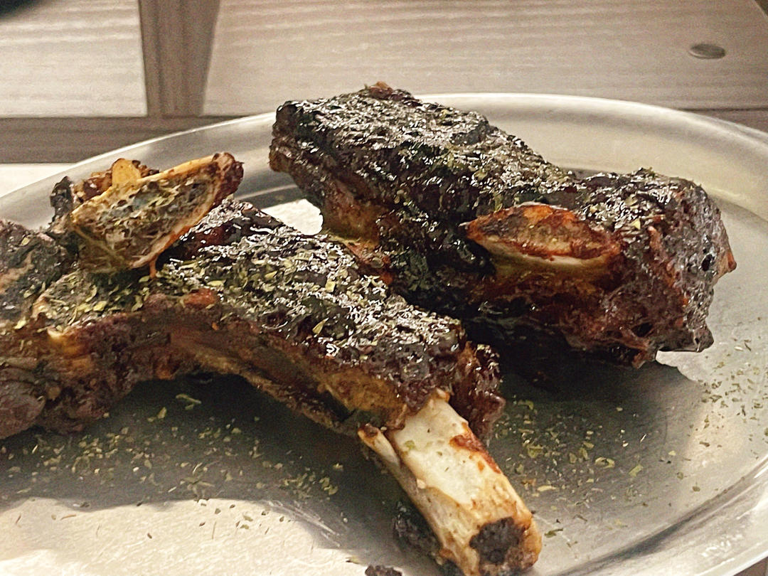 低温慢烤牛肋排（Slow Cooked Beef Ribs）