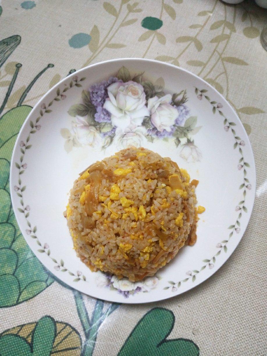 好吃到爆的辣白菜炒饭