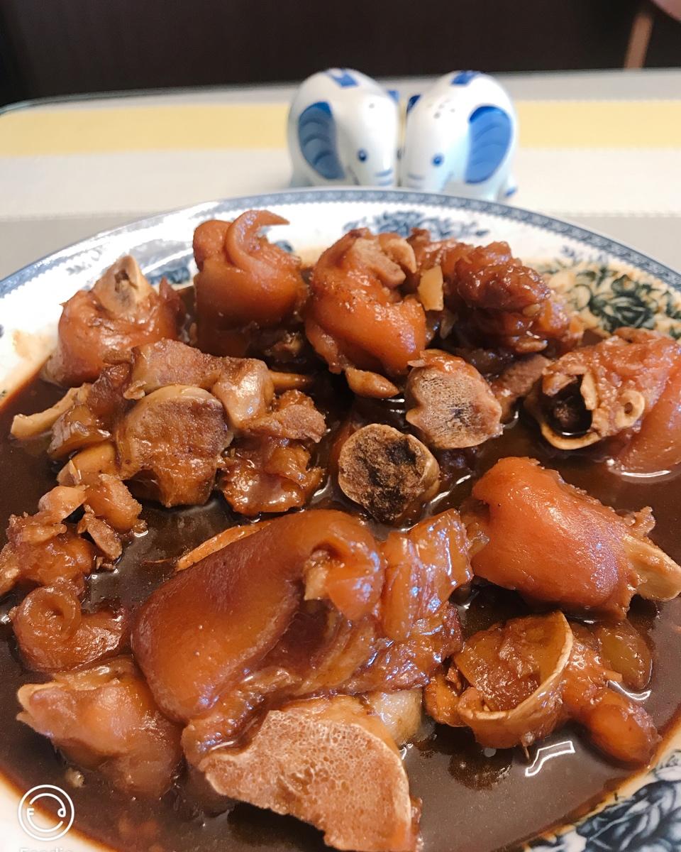 美味的家常菜：红烧猪蹄