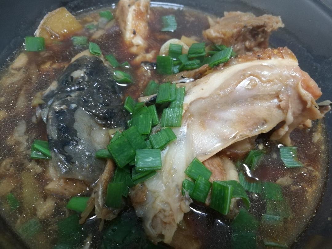 这么做《中餐厅》里的砂锅鱼头煲，超简单！