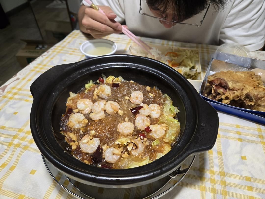 虾仁粉丝煲