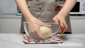 【炼乳手撕面包】不用费力整形的面包，烘焙小白也能成功的做法 步骤4