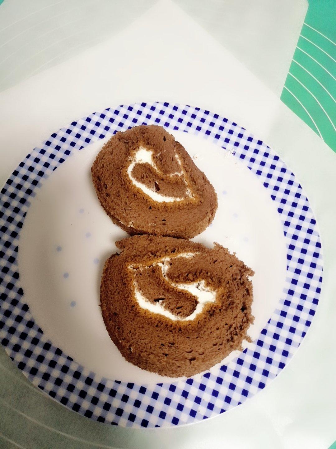 超浓郁卷不裂的巧克力蛋糕卷