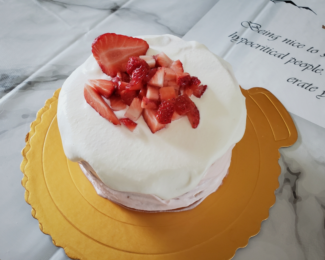 戚风蛋糕草莓蛋糕🍓水果蛋糕的做法